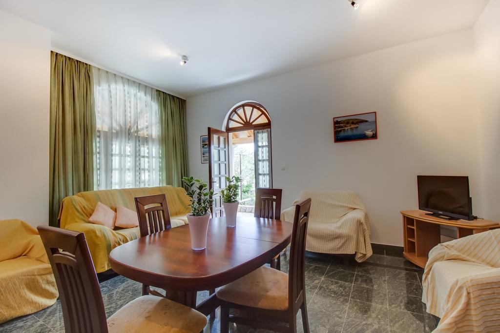 Apartments Franjo Малий Лошинь Номер фото